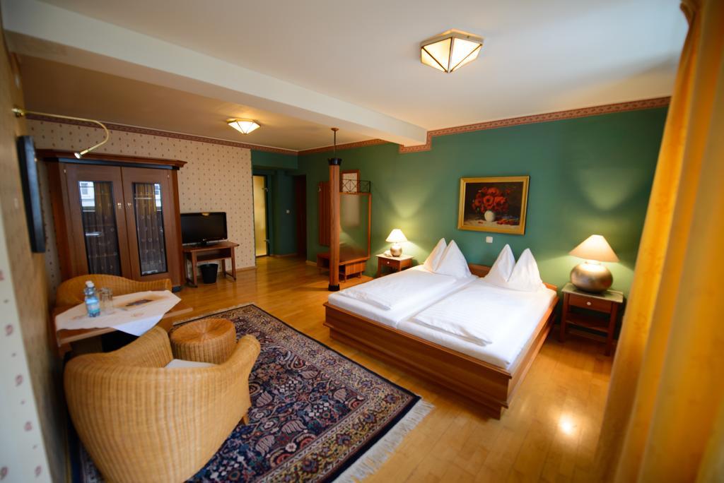 Gasthof Hotel Zweimueller Грискирхен Стая снимка
