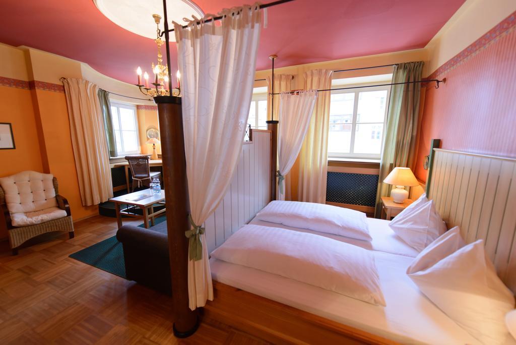 Gasthof Hotel Zweimueller Грискирхен Стая снимка