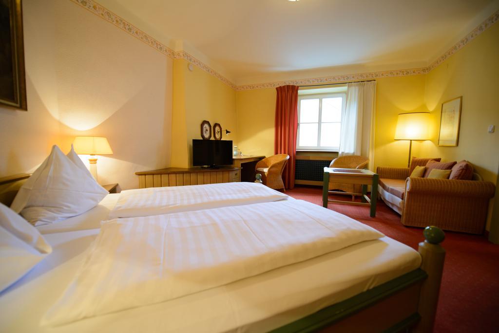Gasthof Hotel Zweimueller Грискирхен Екстериор снимка