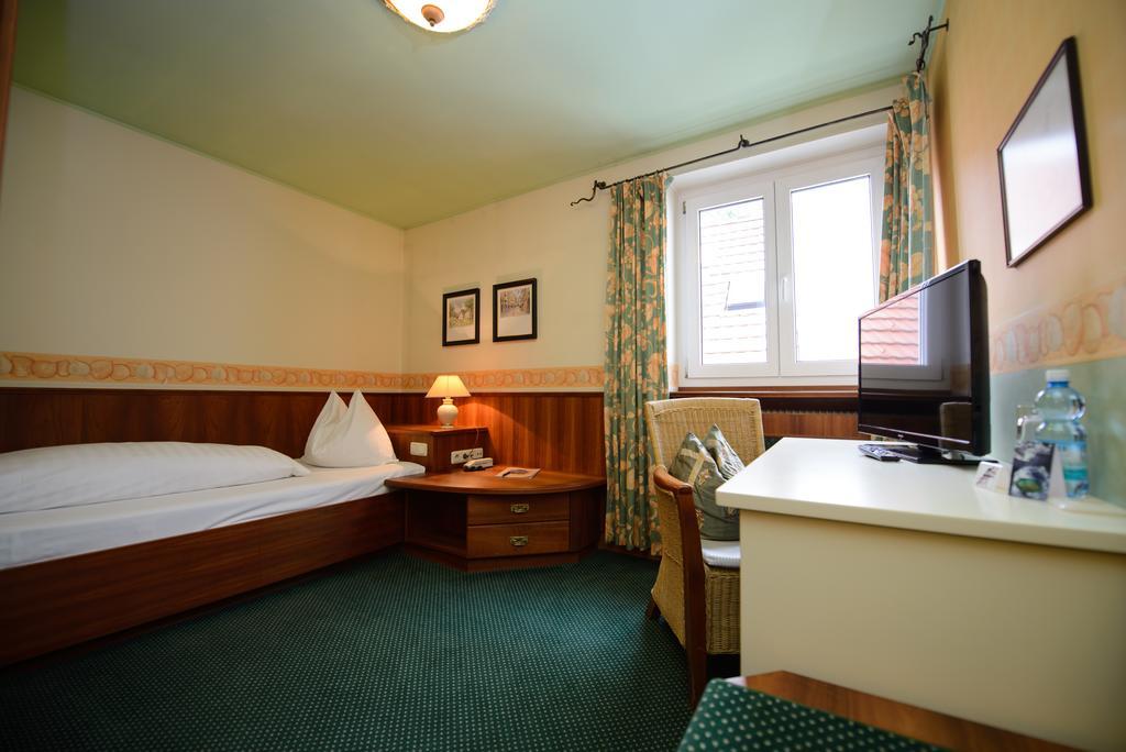 Gasthof Hotel Zweimueller Грискирхен Стая снимка