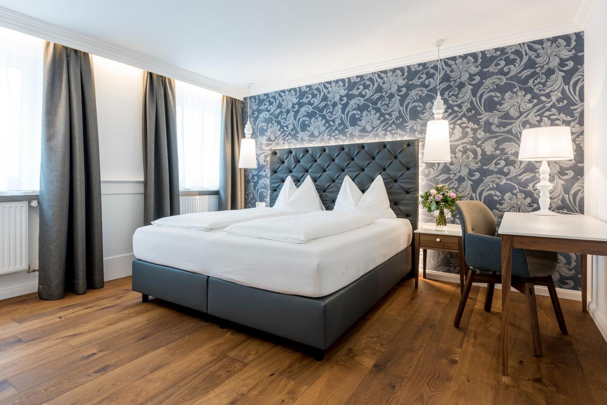 Gasthof Hotel Zweimueller Грискирхен Екстериор снимка