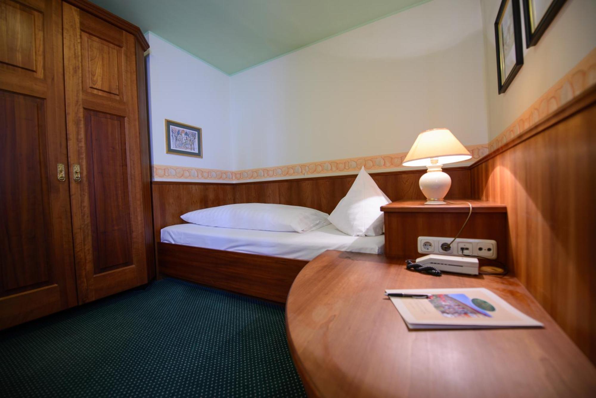 Gasthof Hotel Zweimueller Грискирхен Екстериор снимка